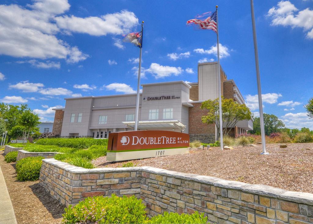 Doubletree By Hilton Hotel Raleigh - Brownstone - University المظهر الخارجي الصورة