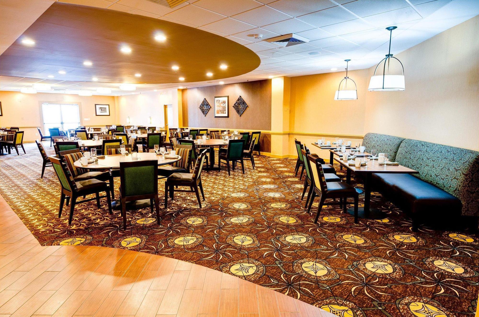 Doubletree By Hilton Hotel Raleigh - Brownstone - University المظهر الخارجي الصورة