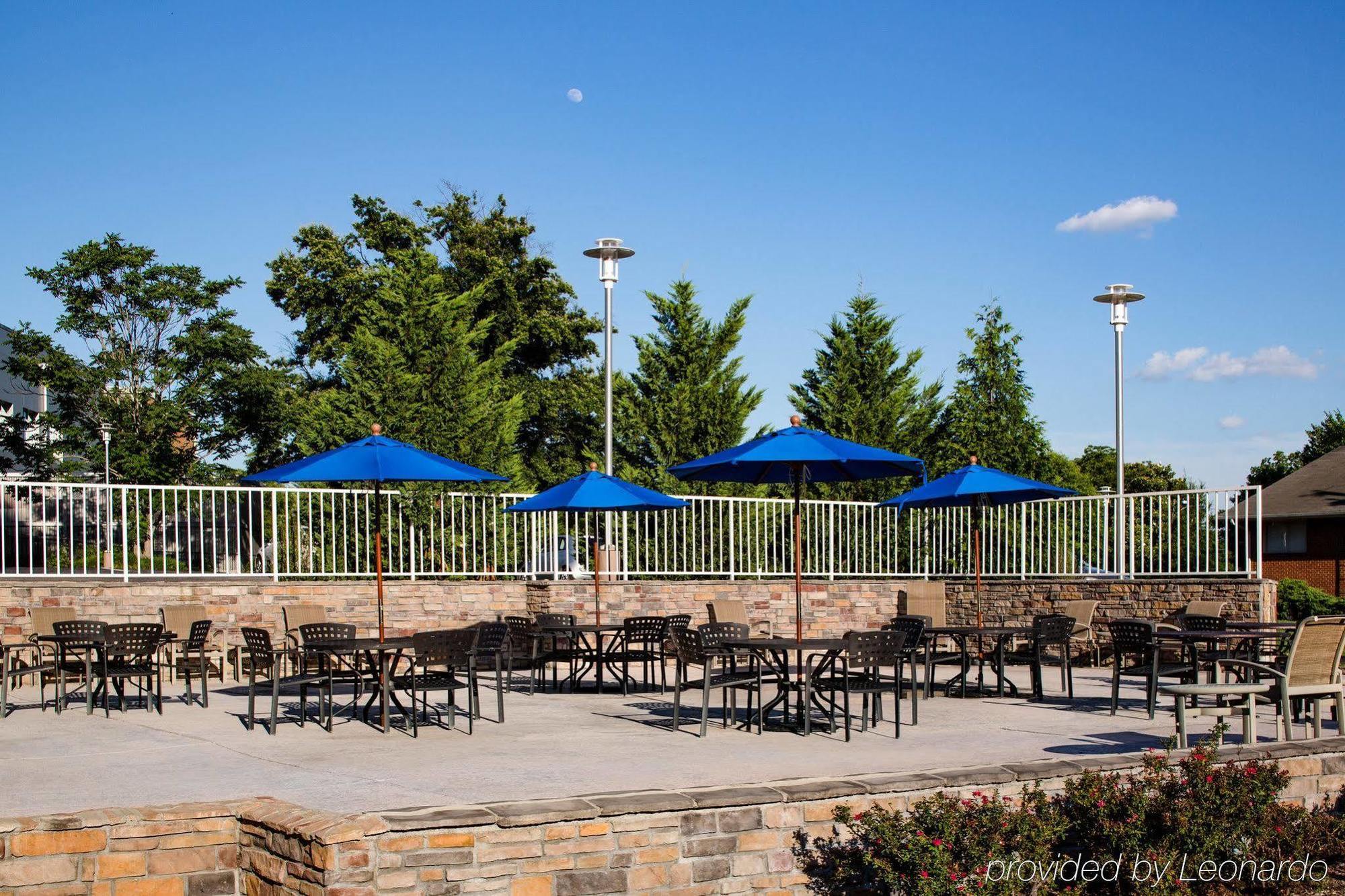 Doubletree By Hilton Hotel Raleigh - Brownstone - University المظهر الخارجي الصورة