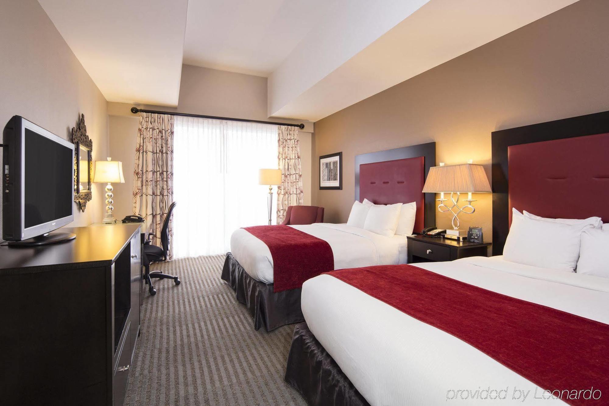 Doubletree By Hilton Hotel Raleigh - Brownstone - University المظهر الخارجي الصورة