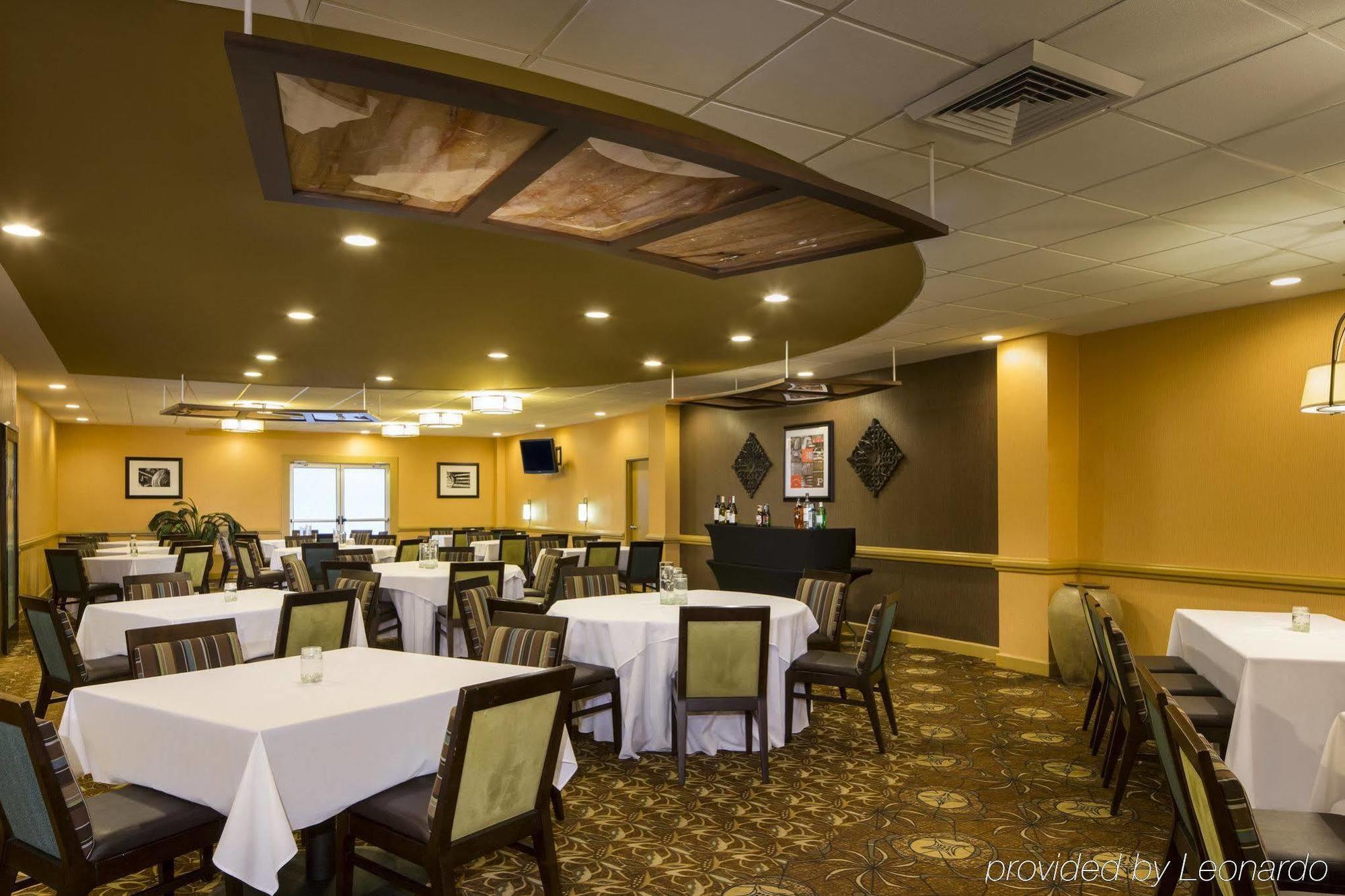 Doubletree By Hilton Hotel Raleigh - Brownstone - University المظهر الخارجي الصورة