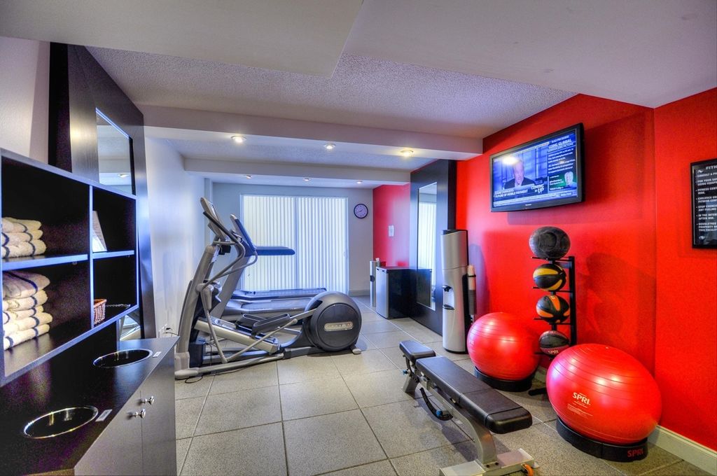 Doubletree By Hilton Hotel Raleigh - Brownstone - University المرافق الصورة