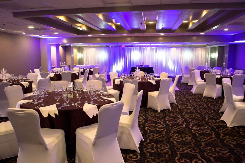 Doubletree By Hilton Hotel Raleigh - Brownstone - University المرافق الصورة