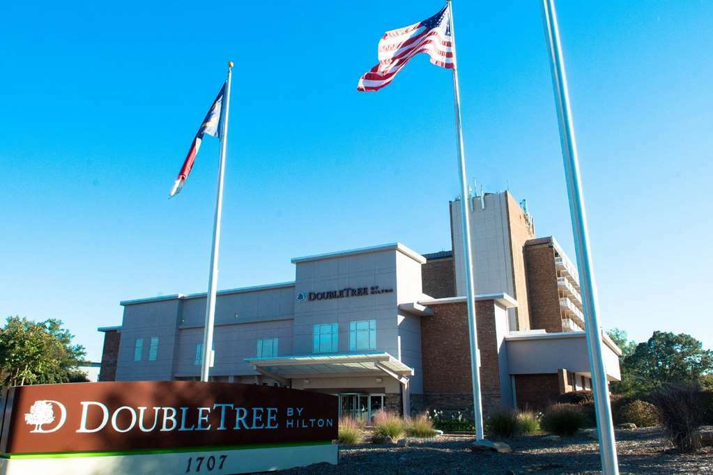 Doubletree By Hilton Hotel Raleigh - Brownstone - University المظهر الخارجي الصورة