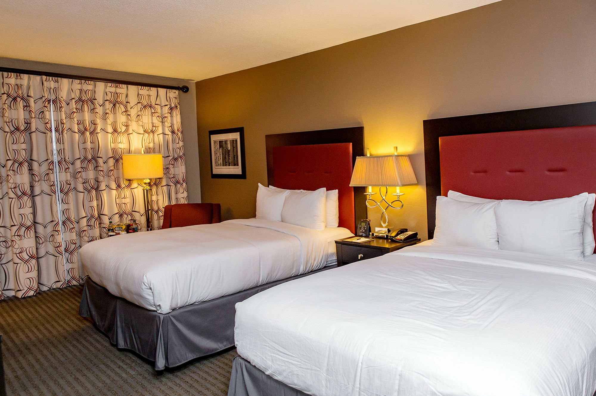 Doubletree By Hilton Hotel Raleigh - Brownstone - University المظهر الخارجي الصورة