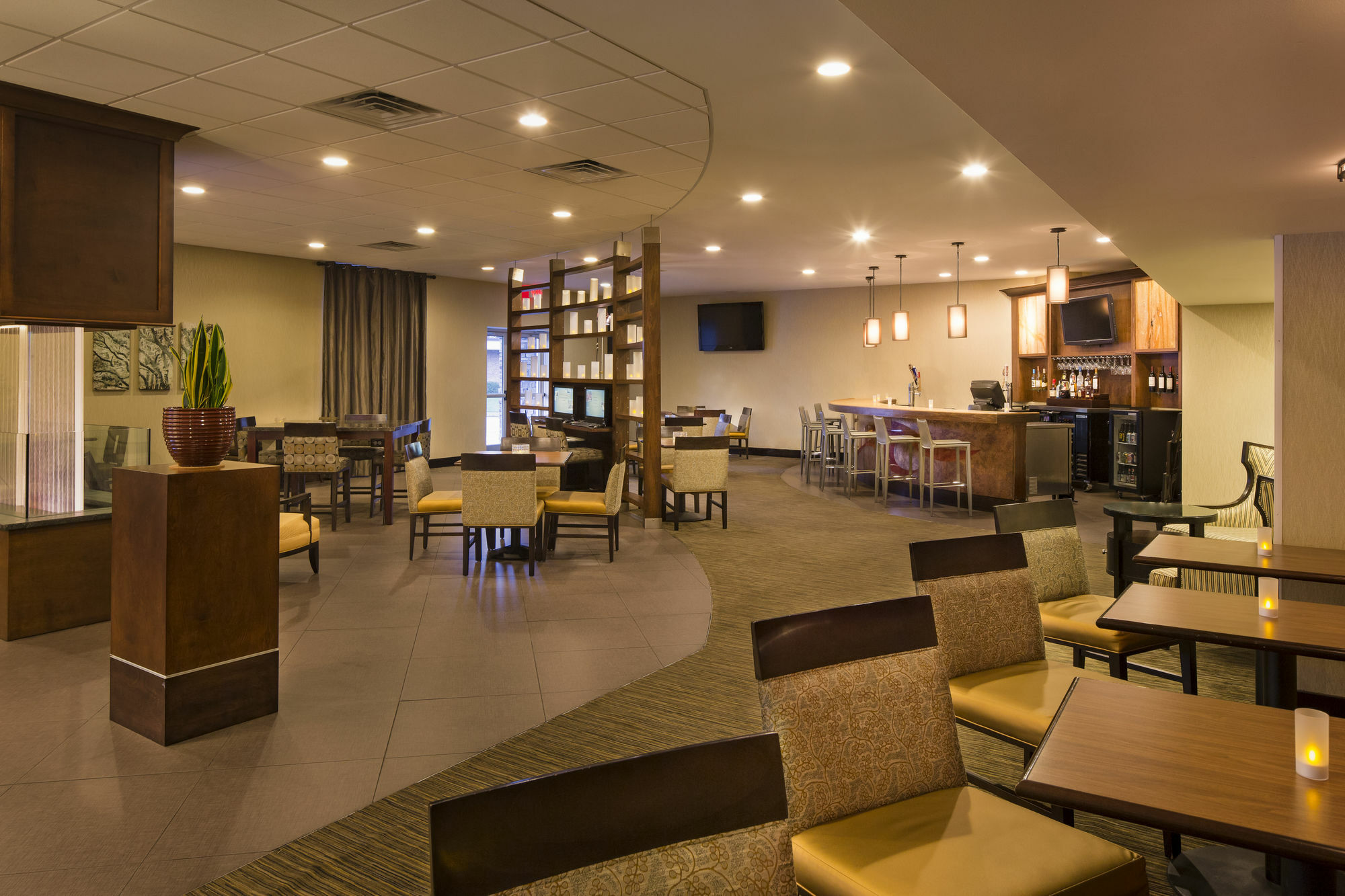 Doubletree By Hilton Hotel Raleigh - Brownstone - University المظهر الخارجي الصورة