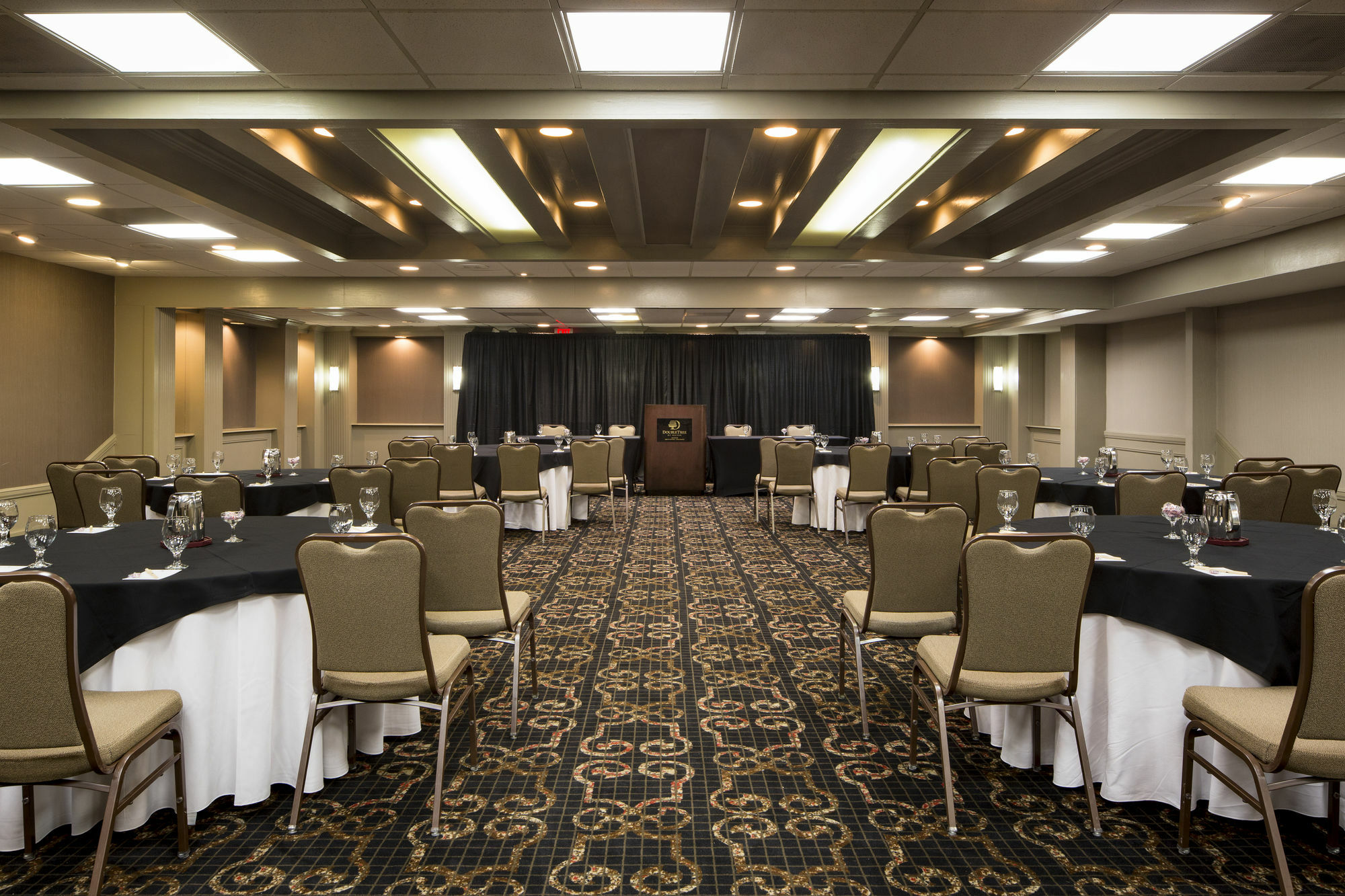 Doubletree By Hilton Hotel Raleigh - Brownstone - University المظهر الخارجي الصورة